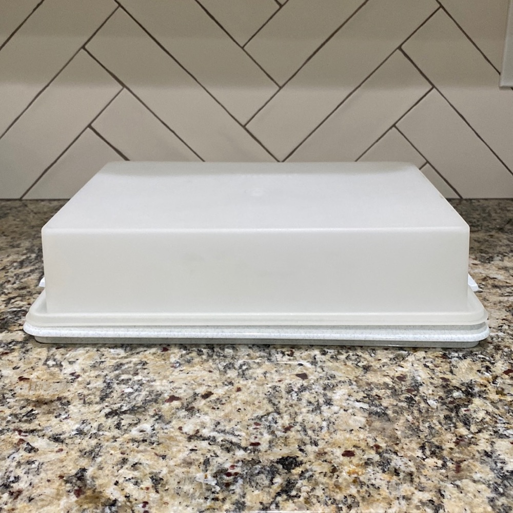 Tupperware Rectangular Cake taker